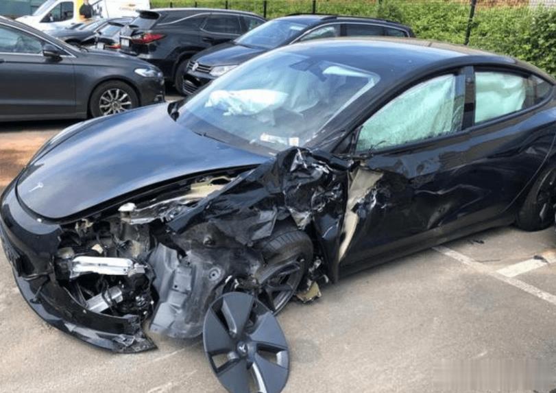 江西高速回应禁止特斯拉上高速！近日，江西高速在某段路禁止特斯拉上高速，引发网友争