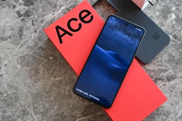 纯看销量，一加ace3v赶超红米难度较大，无论是品牌影响力还是产品价格，红米有优