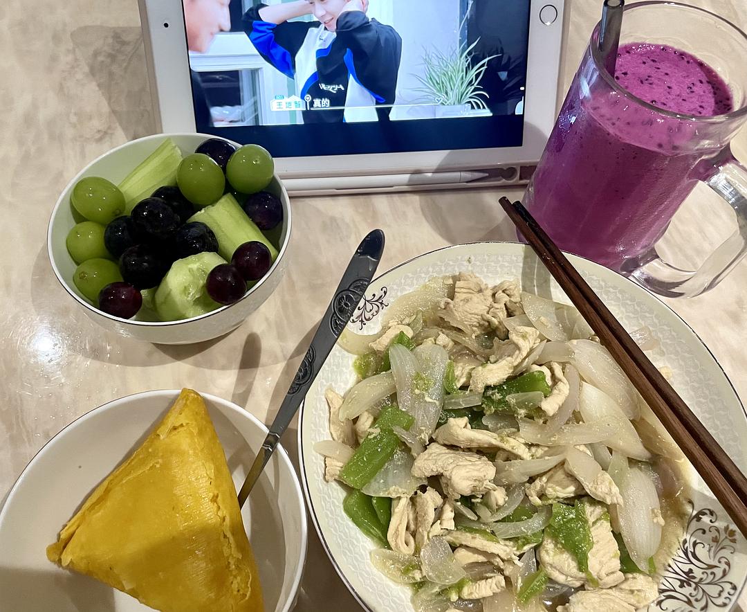 野猪数量激增，主要是因为它们繁殖力强劲，没有天敌，食物充足，环境适宜，导致破坏农