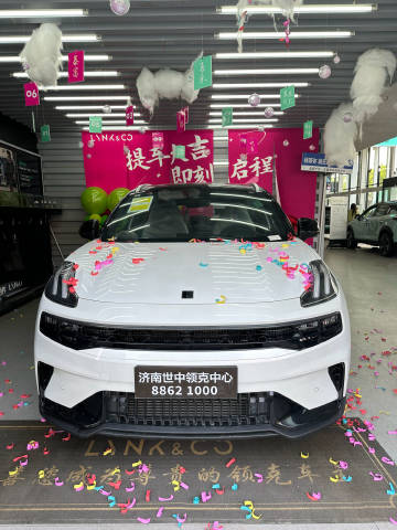 在父母的资助下喜提人生第一辆小车车🚗#人生的第一辆车#