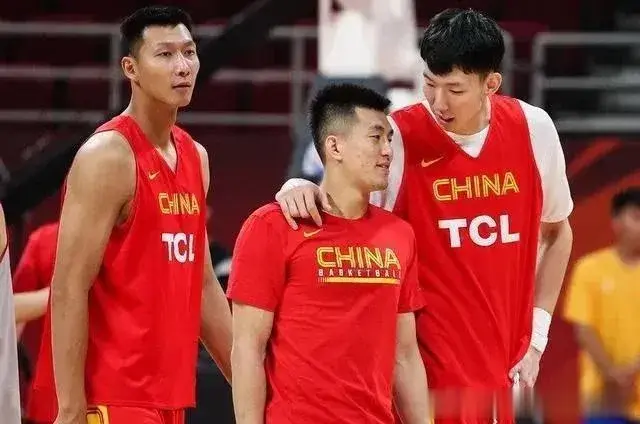 震撼！中国篮协正式宣布郭士强成为国家队主教练，为2027年世界杯和2028年奥运