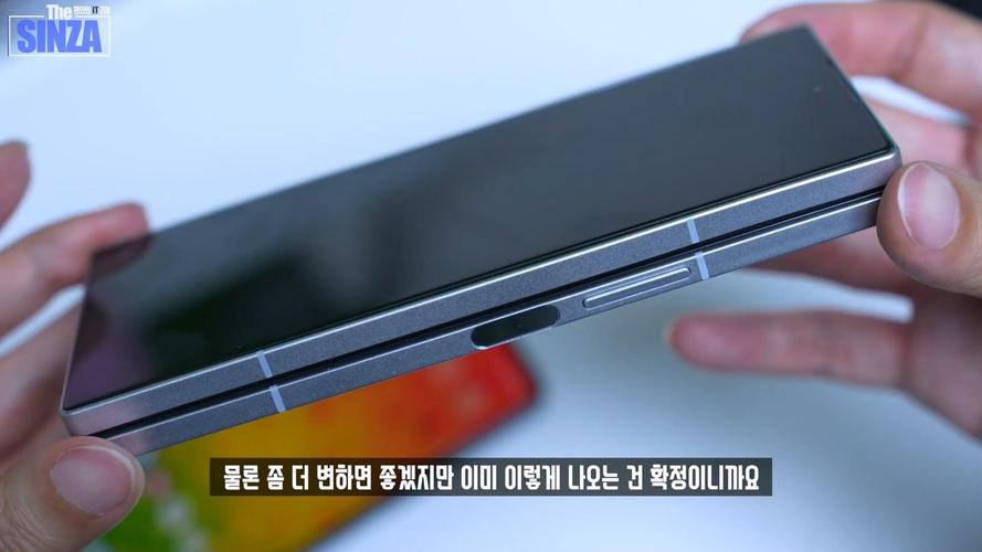 设计创新：三星galaxyzfold6的折叠屏设计，打破了传统手机形态，为用户提