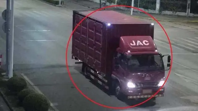 万辆单车，卖废铁1000余万元，平均1000余元每辆，废铁8毛一斤，求车重？
