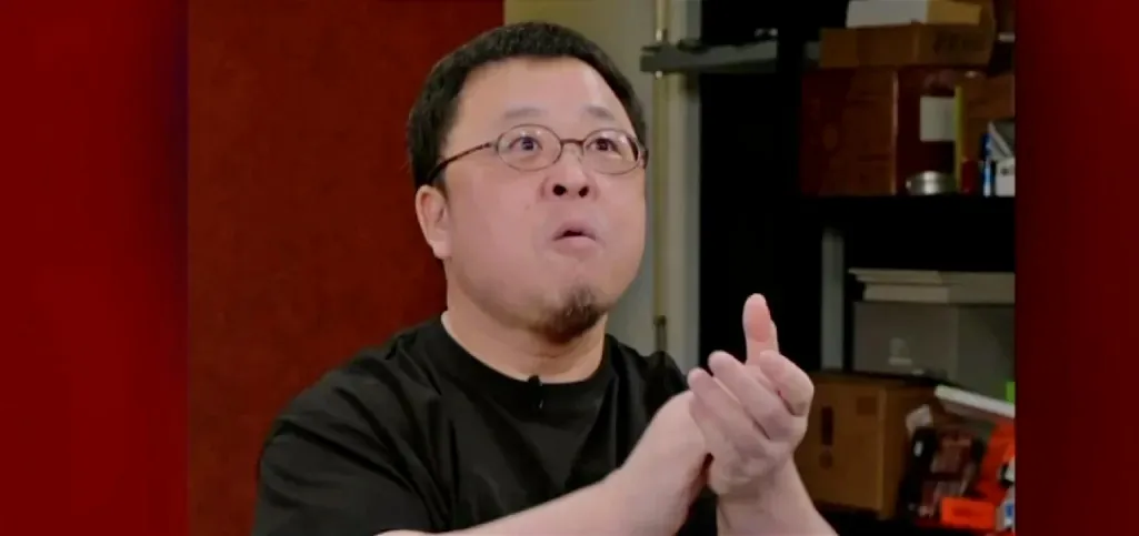 罗永浩开炮：这视频广告逻辑简直了！窗口是什么鬼？这不是逼人去买更大的屏幕吗？第二