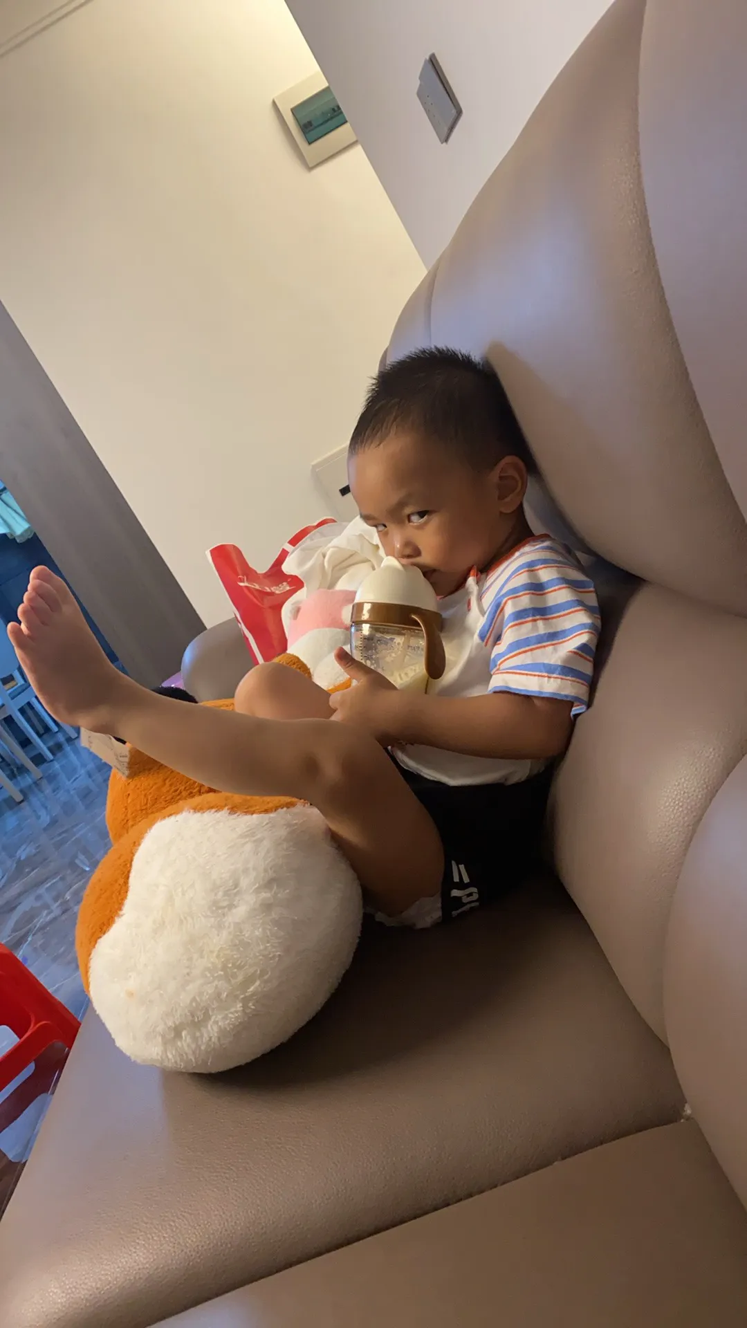 挨过打但不多，自己也打过弟弟妹妹。看事情吧，当批评教育不起作用，依旧知错不改变本