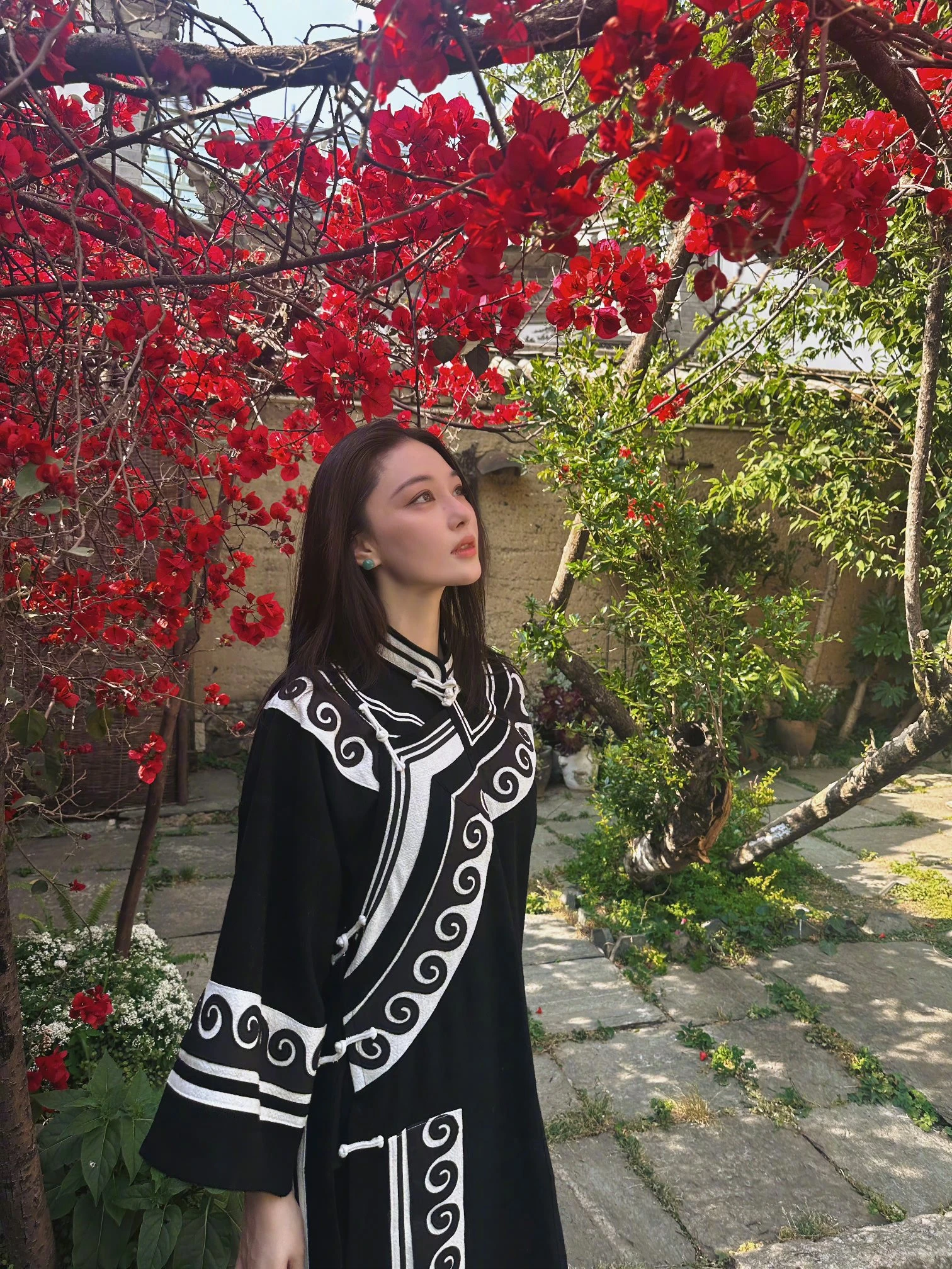 今年五一，你在哪里欣赏美景和美女呢？ 
