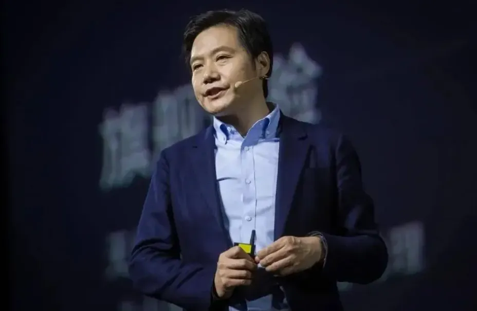 国庆假期竟成了AI雷军的“骂人日常”？网友们的脑洞真让人哭笑不得！呢？看完后你是