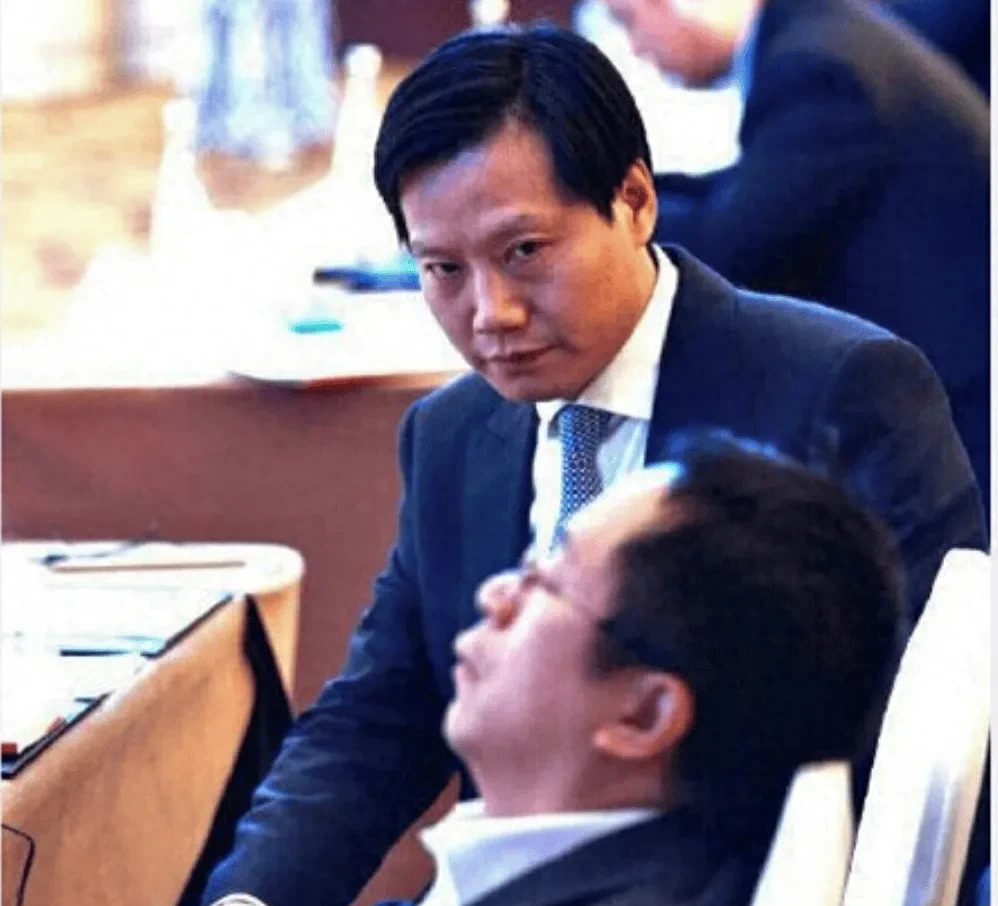雷军汽车热卖！，蹭热点，雷军热点都不放过，连续几天都是热门话题。最近想换车，也是