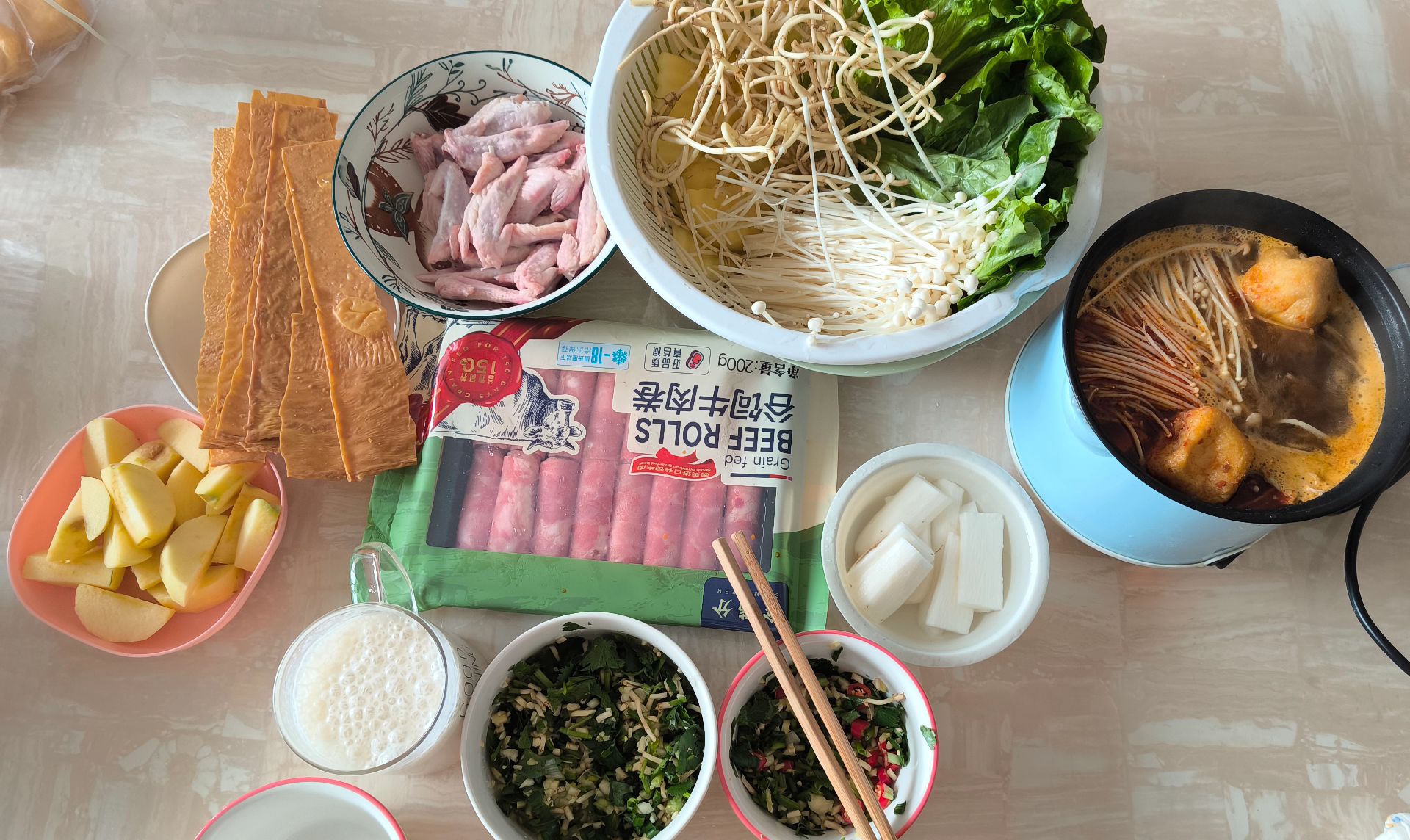 在家吃火锅吃货日常#没有什么是一顿火锅解决不了我竟每个周末都在研究吃什么！！！