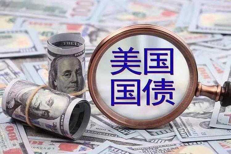 在我看来，需要一个能够有效管理财政的总统候选人来缓解美国的赤字问题。