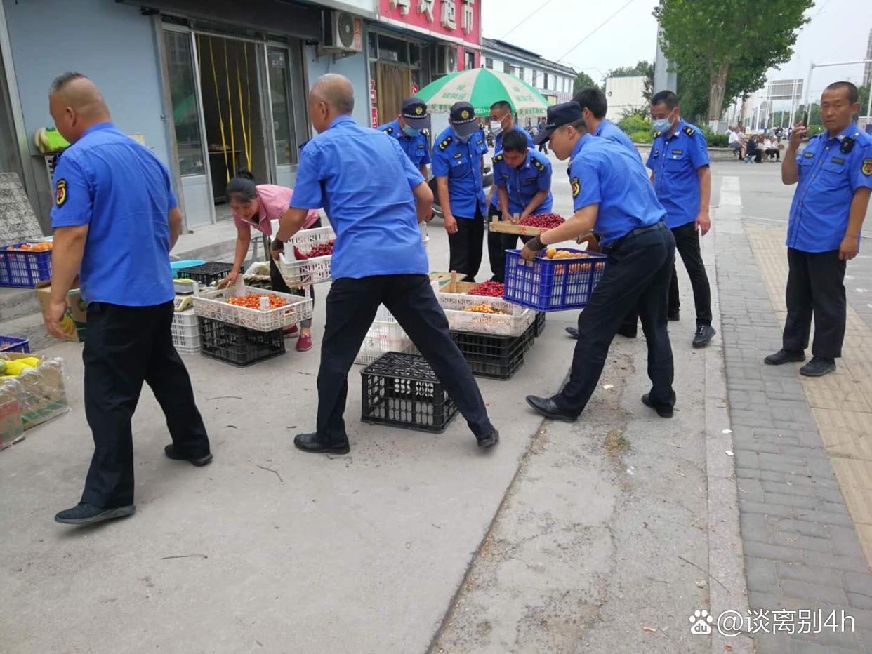 近日，广西北海取消城管的消息引发众多网友热议。城管在城市的发展建设中起到了重要的