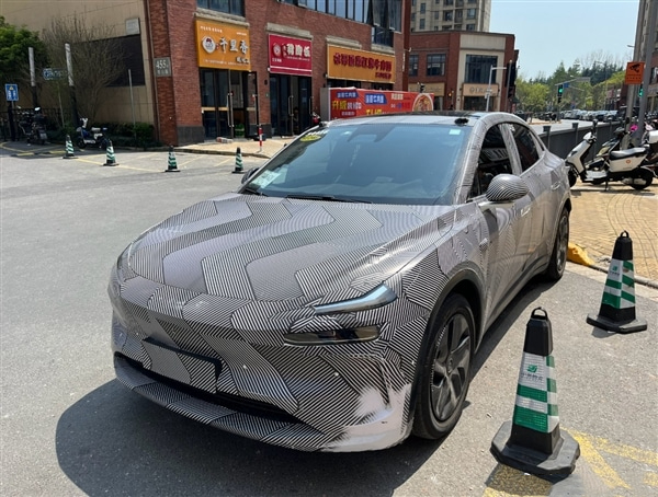 网传蔚来子品牌乐道的新车L60项目伪装测试照，新车将以特斯拉ModelY作为目标