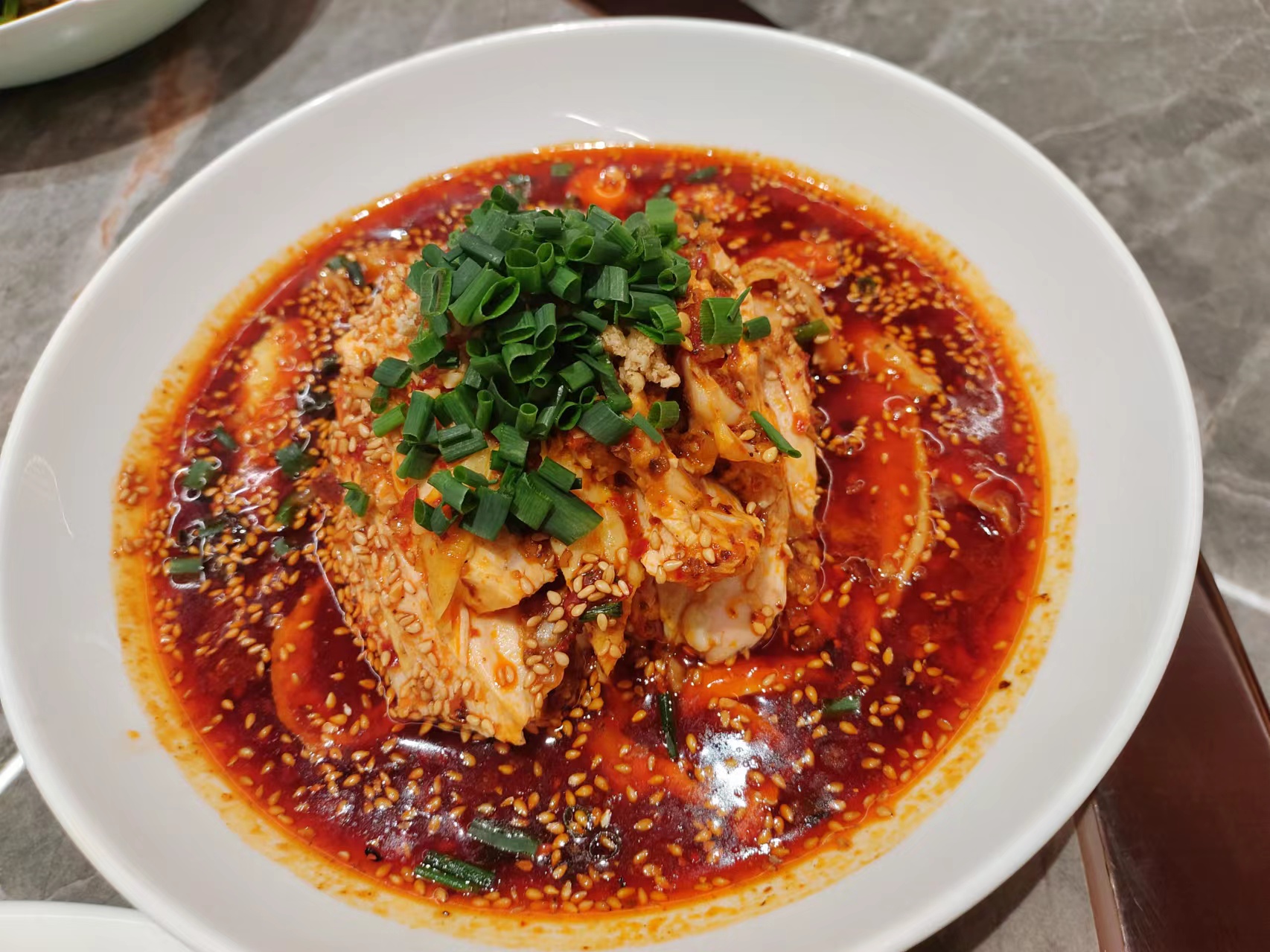 雨天和美食最般配啦～听着雨声做着自己喜欢的美食，享受的是过程，吃的是心情～