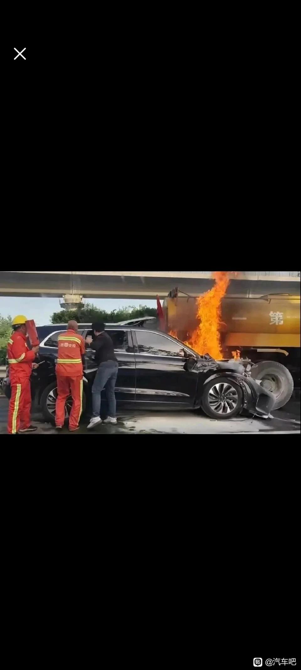 激动人心的消息！问界M7非智驾版追尾大货车起火了！这辆车在碰撞后车门无法开启，情