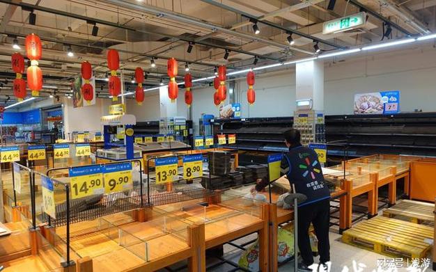 高昂的租金是压垮店铺关门的最后一根稻草。大超市对内挤压合作伙伴，对外看不起最大的