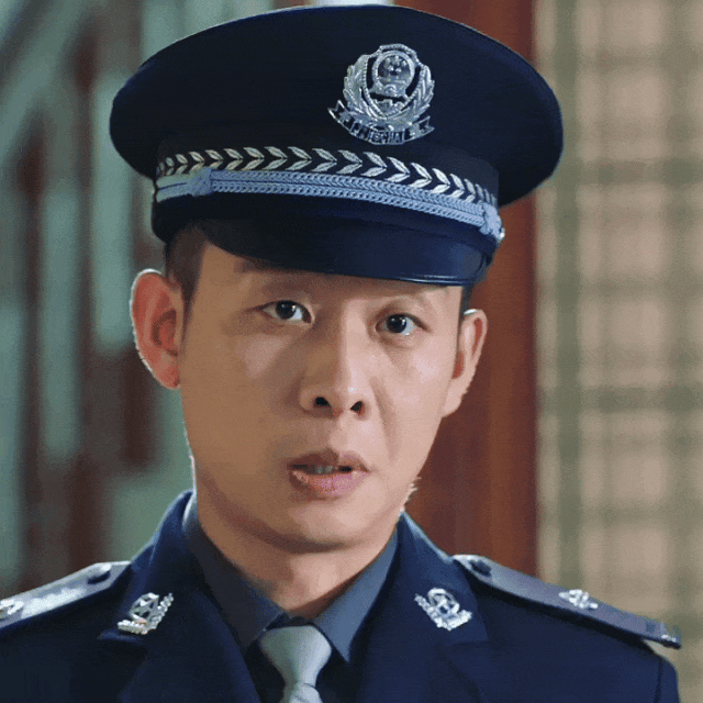 张译格局并不小！他作为一名演员，在工作中付出了辛勤的努力和汗水，拒绝签名是他个人