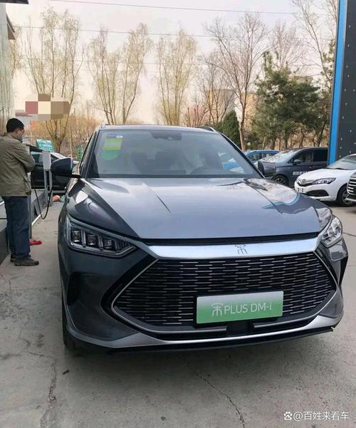 宋双车和深蓝s07都不错，看你需求啦。宋动力更猛点，s07省油稳点。选车就像谈恋