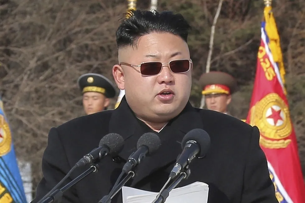 朝鲜又做了一件惊动世界的大事。在水下进行核武器系统试验，这是朝中社报道的，可见其
