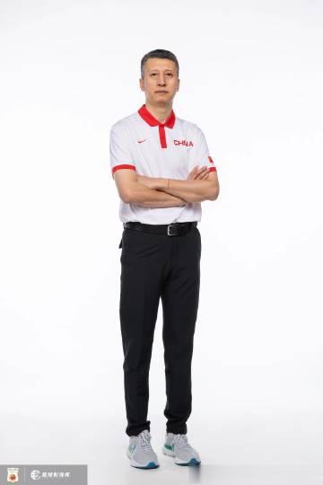 篮协正式官宣郭士强出任国家队主帅，这个夏天过得不免让人有些忧虑#郭士强任中国男篮
