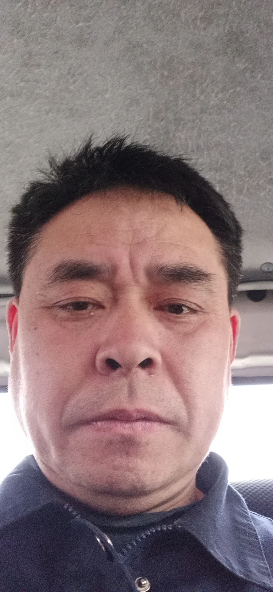 丈夫这样做是不对的，要钱性质就变了，他这是赔了夫人又折兵。应该用法律制裁维护自己