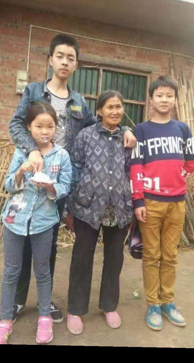 一张老照片，回想当年的不易