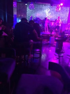 演出：演出十分棒现在是停业了吗？希望能早点重新回归氛围：氛围十分不错在w酒店二楼