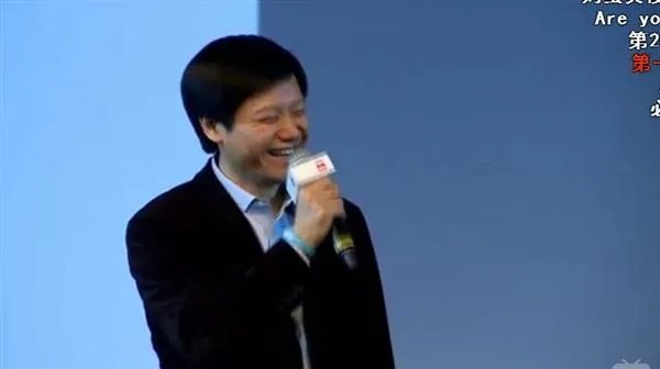 震哥，你好！看到你删除了与雷军的合照，我们有些惊讶。能否告诉我们背后的原因？是你