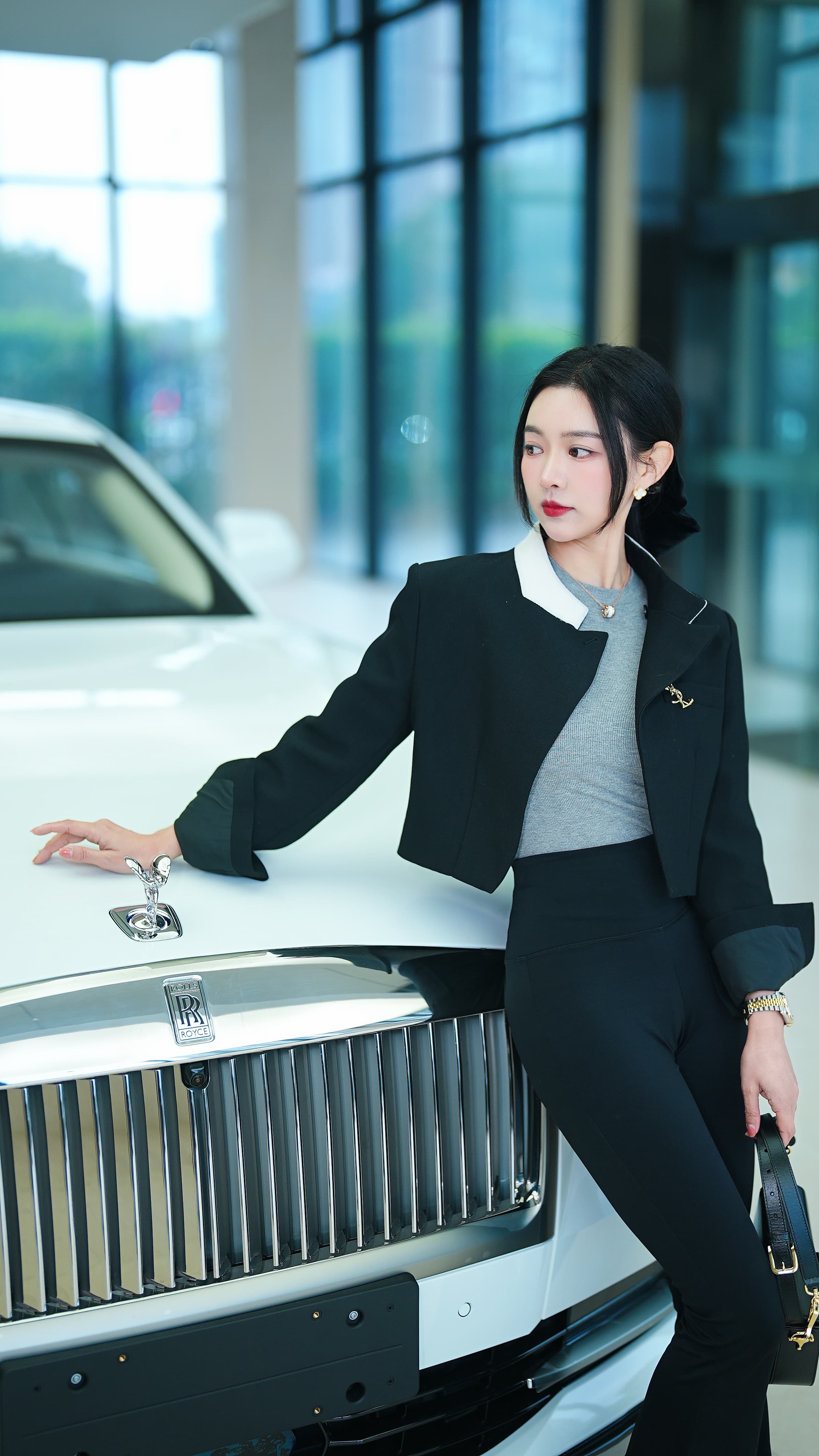 一公里一万的劳斯莱斯闪灵，够不够优雅？