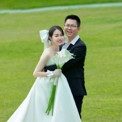 这是什么大冤种会买？放在二手平台连200块都不值。这是法拍。拍卖的不仅是手机，也