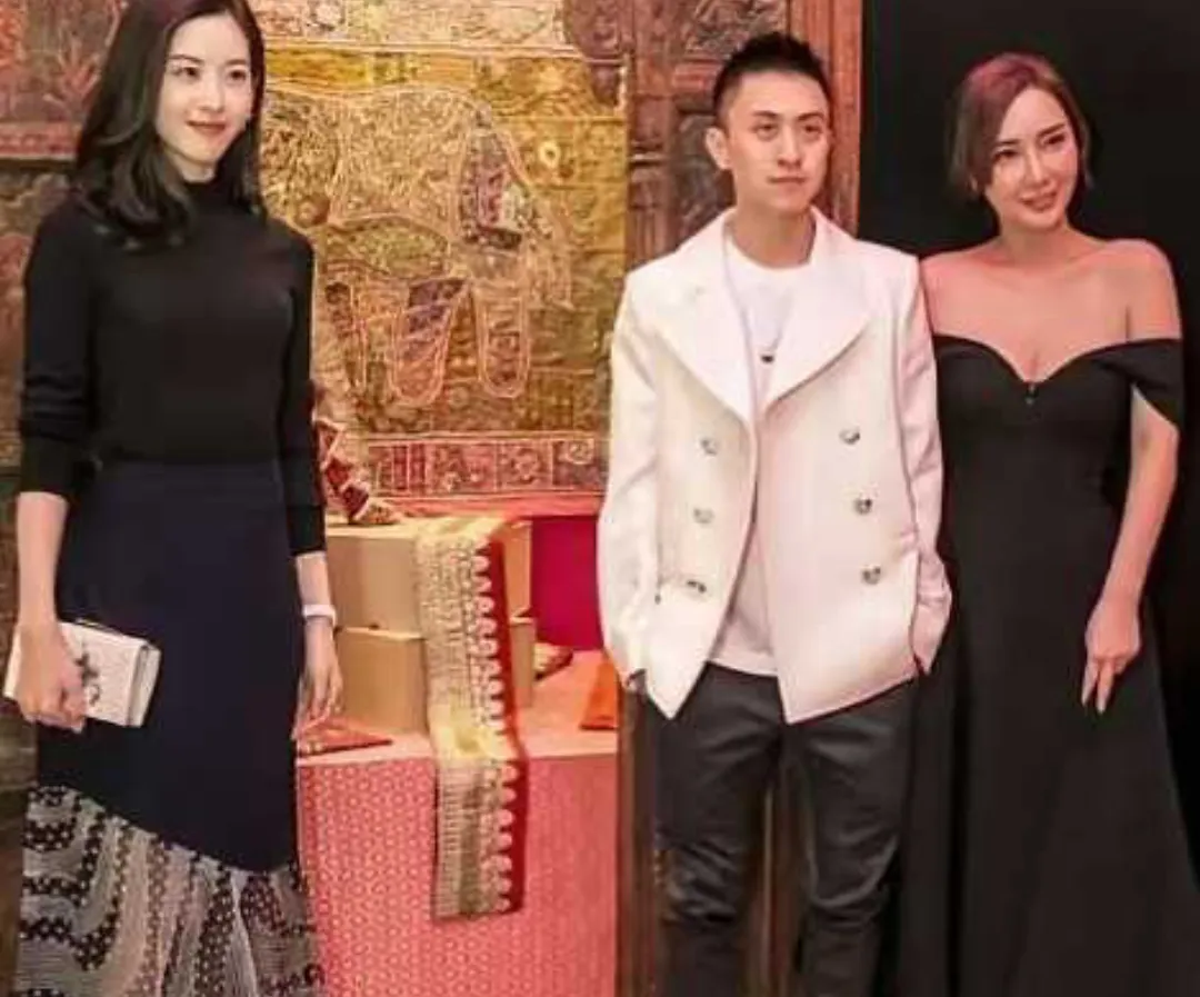 韦雪凭前夫翻红，直播三场就赚了一个亿。这年头有点怪，不仅有旺前妻的，还有凭借前夫