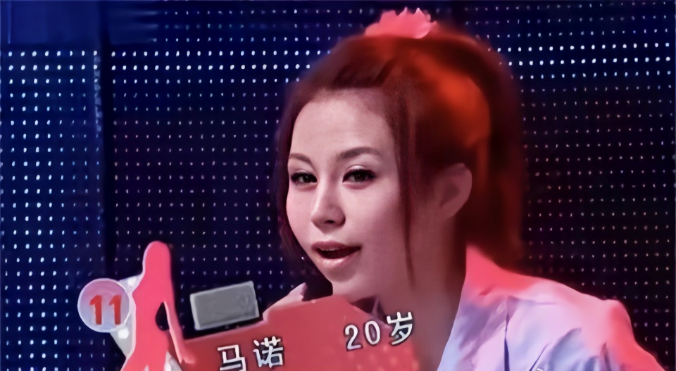 我认为家暴是一种不可容忍的行为，希望马诺能够坚强地面对并采取法律手段维护自己的权
