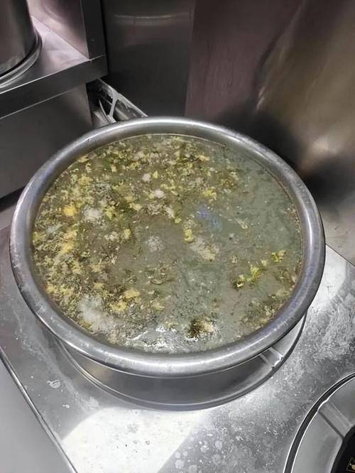 昆明臭肉事件处理结果：校长免职、3名官员停职，承包商被罚578万！你觉得这个处理