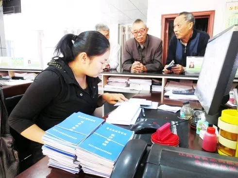 医保参保人数一年少2500万人，这数字确实不小，相当一个中等国家的人口。按理说参