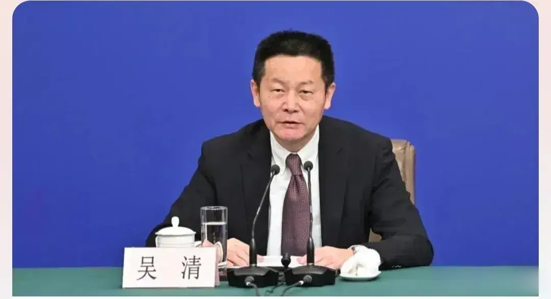 大股东减持套现建议1，套现提前公示一个月。2，由证监会组织专职人员进行审查：一是