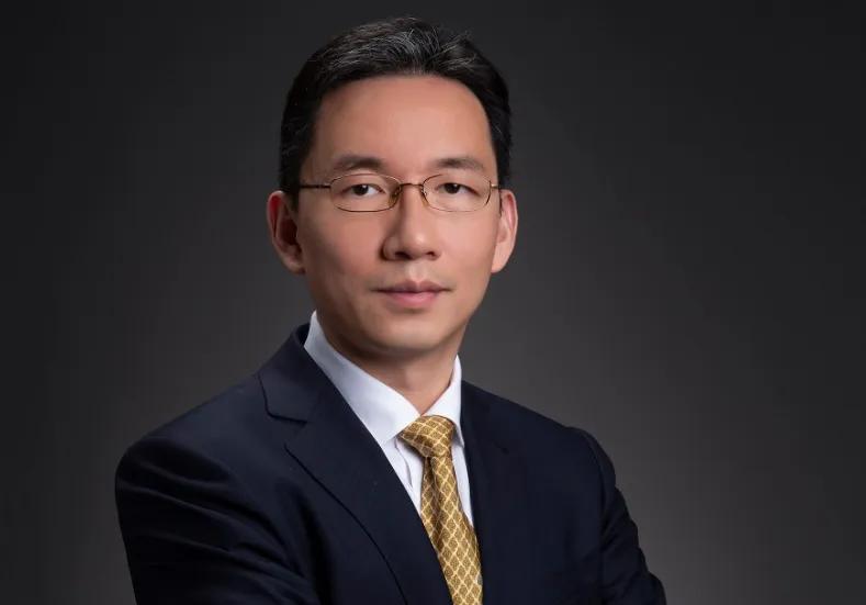 为支持国家建设，建议让经济条件好、购买力强的专家，人手10套！不够的就判刑