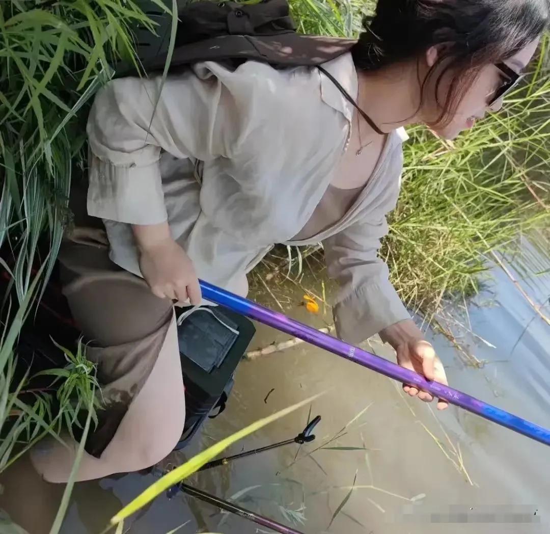 难道他们不知道钓鱼会浪费时间吗？