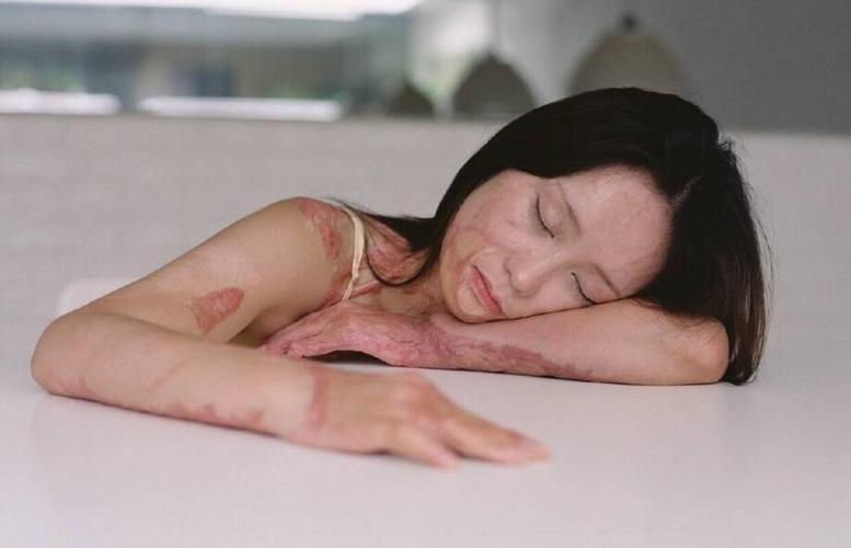 长顺一女子竟在自家菜地里种植罂粟，只为涮火锅！法律不容侵犯，切勿以身试法！