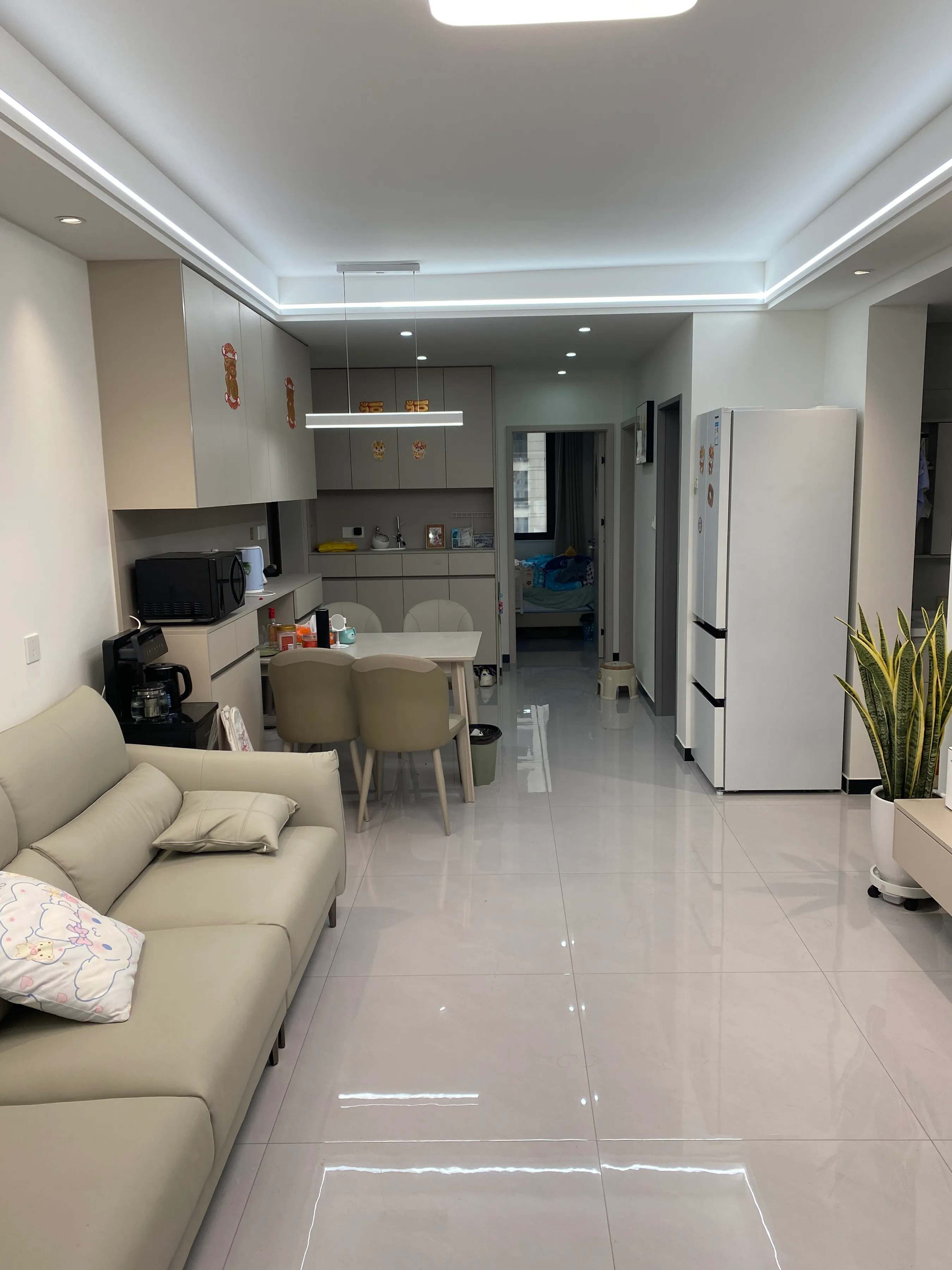 大胆说出你的看法!无数的新房子空置着，我们却在拼命压价卖二手房。买家，明智一点!