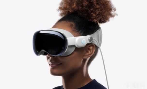 成本+研发+营销，3499美元不贵。苹果卖的是体验，不是头显!