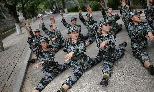 搞不懂军训的意义在那里，那么短的时间能锻炼个什么意志，都经历过军训吧，自己觉得改