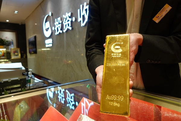 如今，在金店、银行、电商平台都能看到频频下单的年轻人，买金已经成了年轻人中非常时