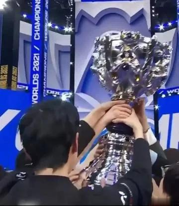 EDG夺冠！全球冠军赛总冠军！！！恭喜EDG获得2024无畏契约全球冠军赛总冠军