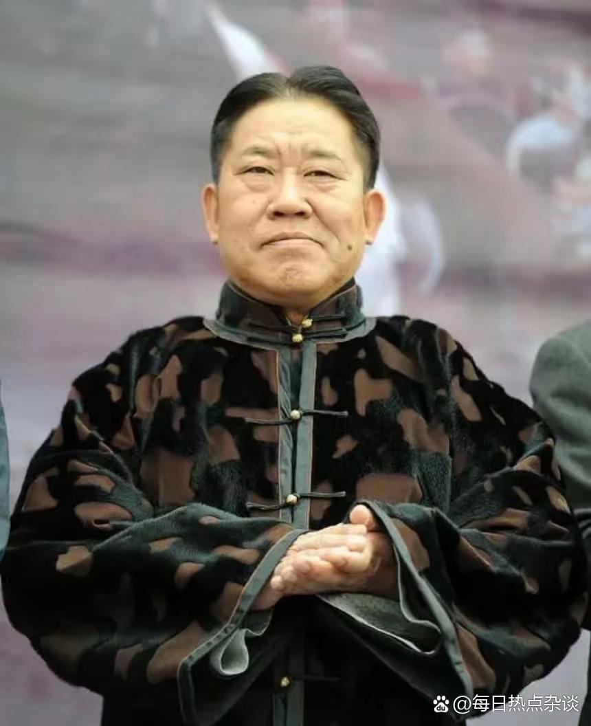 #演员杜旭东疑又为电诈拍广告背书#5月25日，著名打假人王海发布视频爆料，称著名