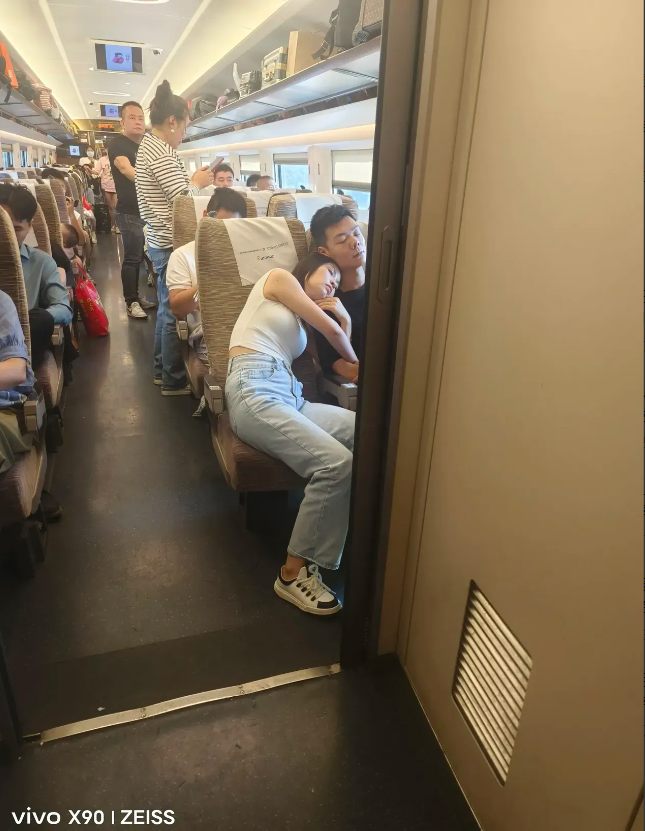 这身材并不好，你是被衣服骗了