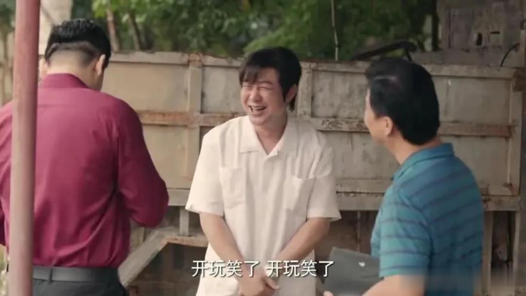 真是让人摸不着头脑。剧组最缺的就是资金，华为你就不能慷慨一点么？这下子谁来救我们