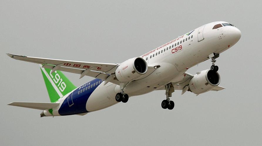 c919飞机作为国产大型客机，它的成功研发和首飞标志着中国成为世界上少数几个有能
