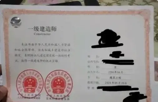 其实，考公和高考两者都有各自的挑战与压力。但若论难度，考公可能更胜一筹——毕竟，