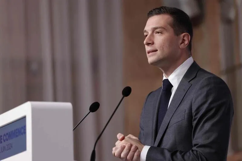 勒庞，法国政坛奇葩，却成为法国政治的新焦点。绝对是个让人无法忽视的人物！