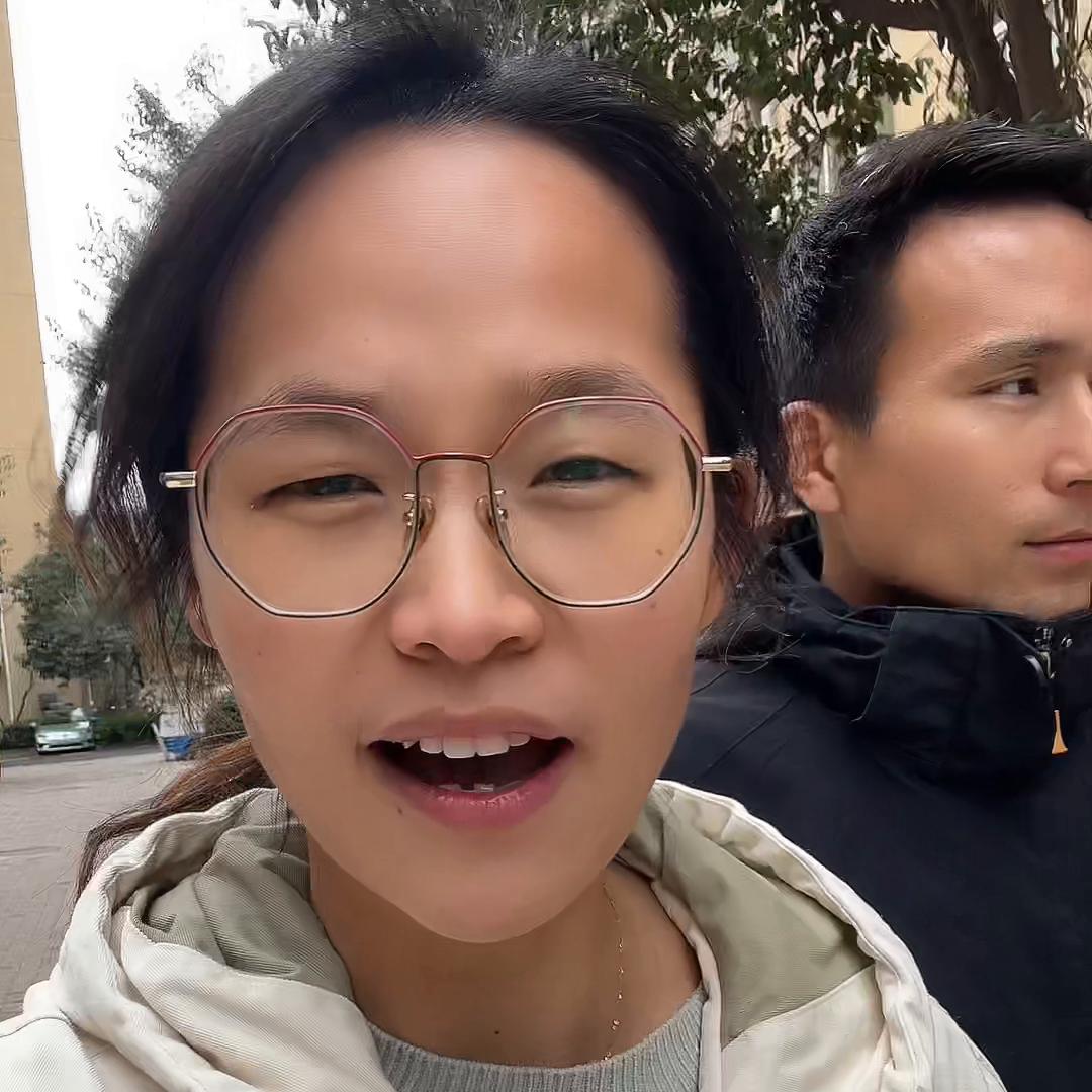 王婆说媒好上头。看老激动，看的我都想去了，但是我老公不让，甚至我都想把我老公打包