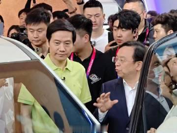 王传福雷军同框啦，我的两位客户霸霸梦幻联动了，今天没去车展简直错过了一个亿！雷总